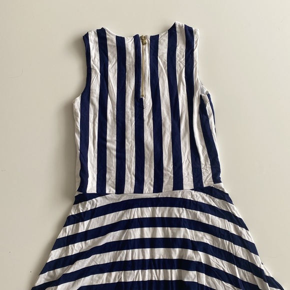 Girl summer dress from Tommy Hilfiger size 12 - Picture 6 of 8